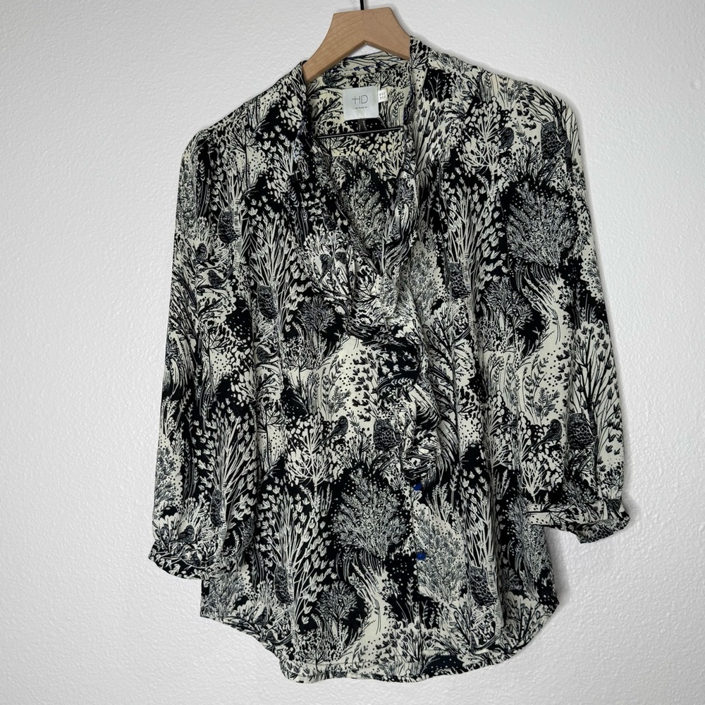 HD in Paris Anthropologie Picea Ruffle Blouse Top in Floral Animal Print, size 4 - Picture 2 of 6
